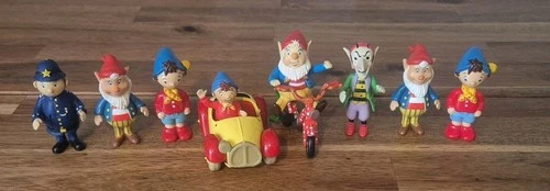 Vintage Corgi Noddys Car + Other Figures