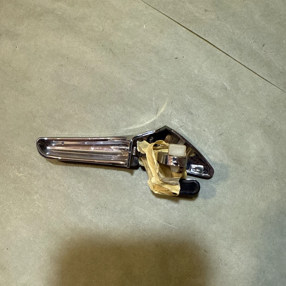 Manija interior de la puerta del lado del conductor izquierdo Mercedes W211 E55 AMG CLS550 2003-2011 FABRICANTE DE EQUIPOS ORIGINALES Foto 2 de 3