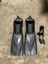 Atomic Aquatics Smoke-On-the-Water Split Fins, Size L, With Spare Spring Straps
