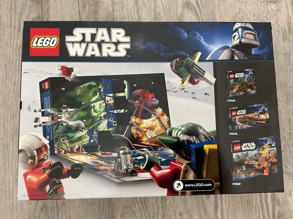 LEGO 7958 STAR WARS 2011 ADVENT CALENDAR Countdown Christmas Chewbacca Mini Fig - Image 2 of 4