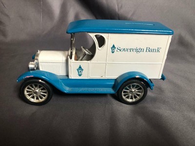 Vintage Souvenir / Promotional Metal Bank Antique Car Sovereign's Bank