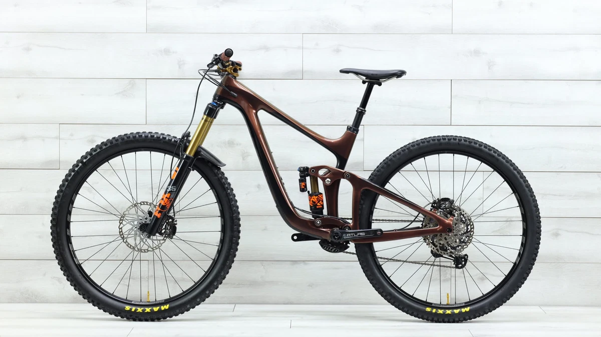 Giant reign small sales
