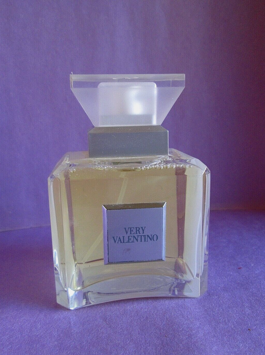 Very Valentino ヴェリー　ヴァレンティノ オードトワレ 100香水 Very Valentino for Women Eau de Toilette Spray Vintage 3.3