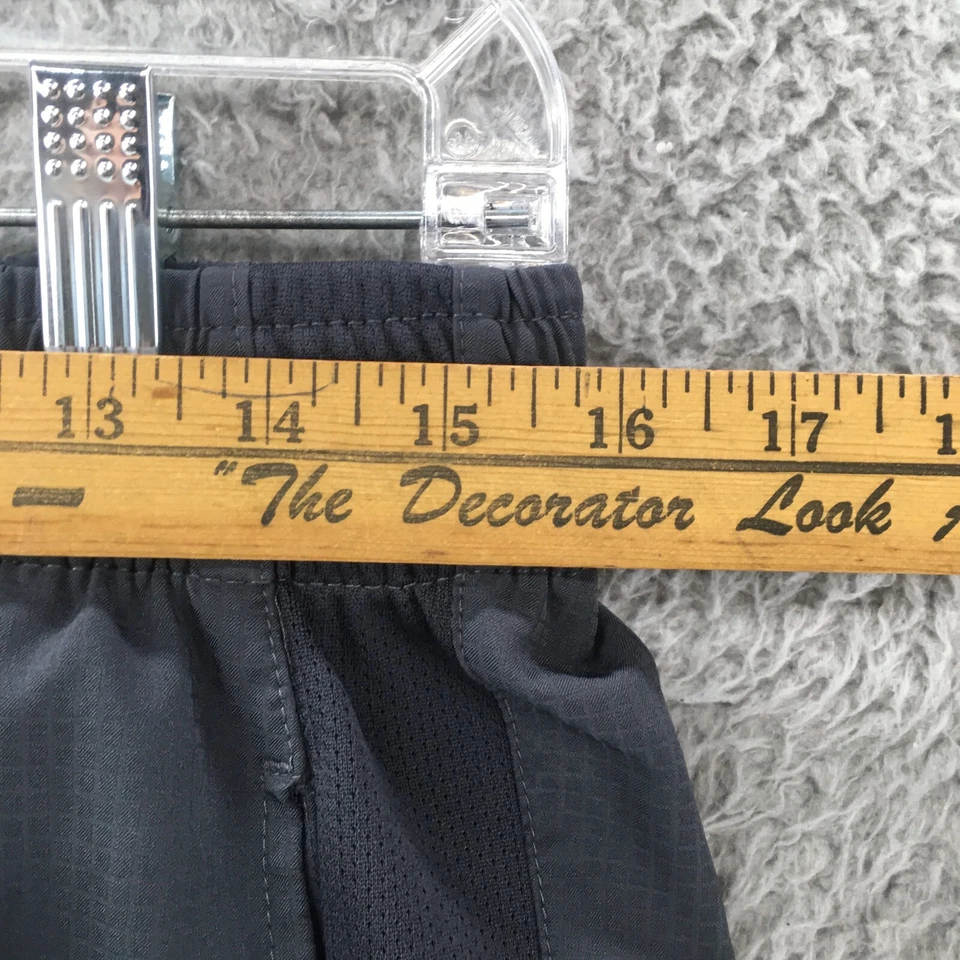 Pantalones cortos deportivos Tapout para hombre grandes (31,5x10 reales) grises tiro alto Foto 4 de 4