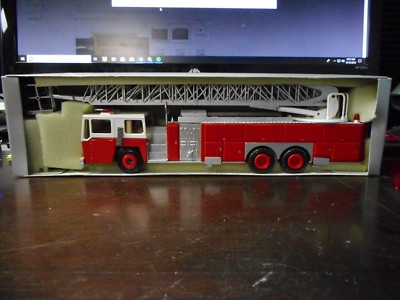 Conrad - 5505 - Red Ladder Truck