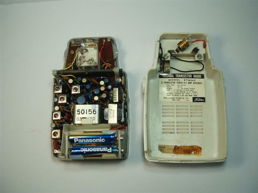 Vintage 1960's Toshiba Transistor Radio 9TM40 Robot Very Vintage 1960's Toshiba Transistor Radio 9TM40 Robot Very