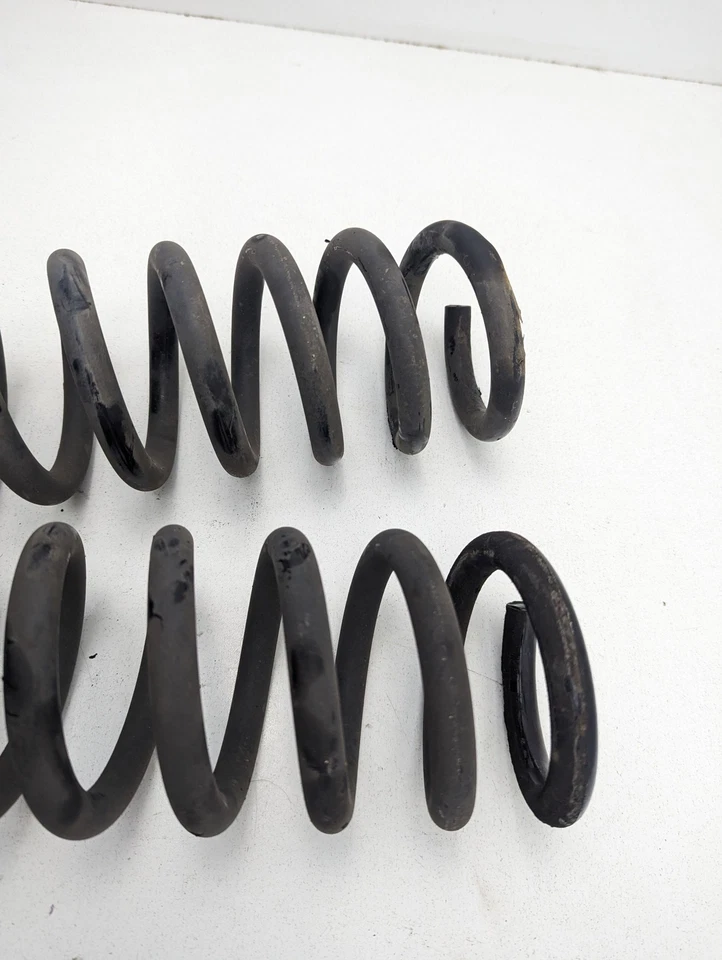 Комплект из 2 задних амортизационных пружин стойки пружины 08–14 Mercedes W204 C250 C300 C350 - Изображение 3 из 4