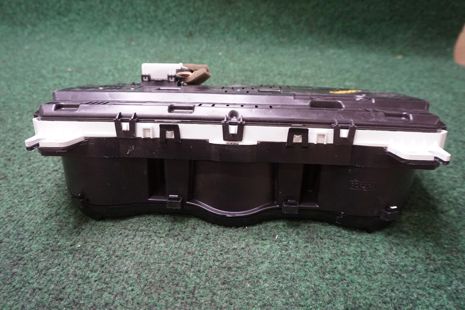 Lincoln MKZ 2010 velocímetro medidor clúster OEM AH6T10849CC 141.072 millas Foto 2 de 4