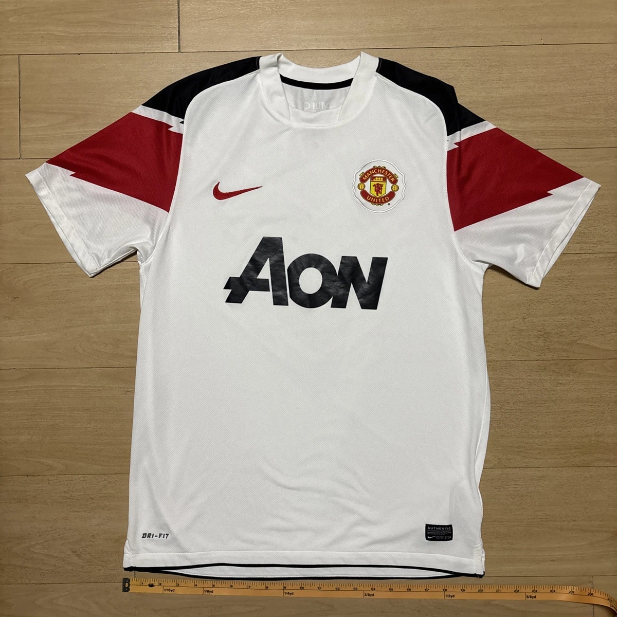 Nike White Manchester United International Club Soccer Fan одежда
