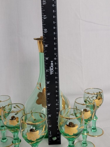 1950s Hand Painted Gold Romanian Light Green Glass Decanter With 6 Glasses Set - Picture 8 of 9