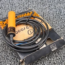 IFM EFECTOR IA-3010-BPKG INDUCTIVE SENSOR 10-36VDC No Mounting Bracket