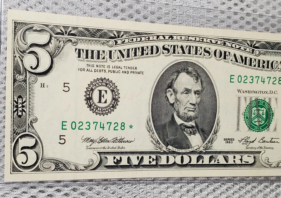 *Star* 1993 $5 Federal Reserve STAR Note Richmond, VA Uncirculated E Block - Image 2 of 4