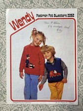 KIDS CHILDRENS POSTMAN PAT JUMPER TOP 20”-28” VTG DK KNITTING PATTERN WENDY 2262