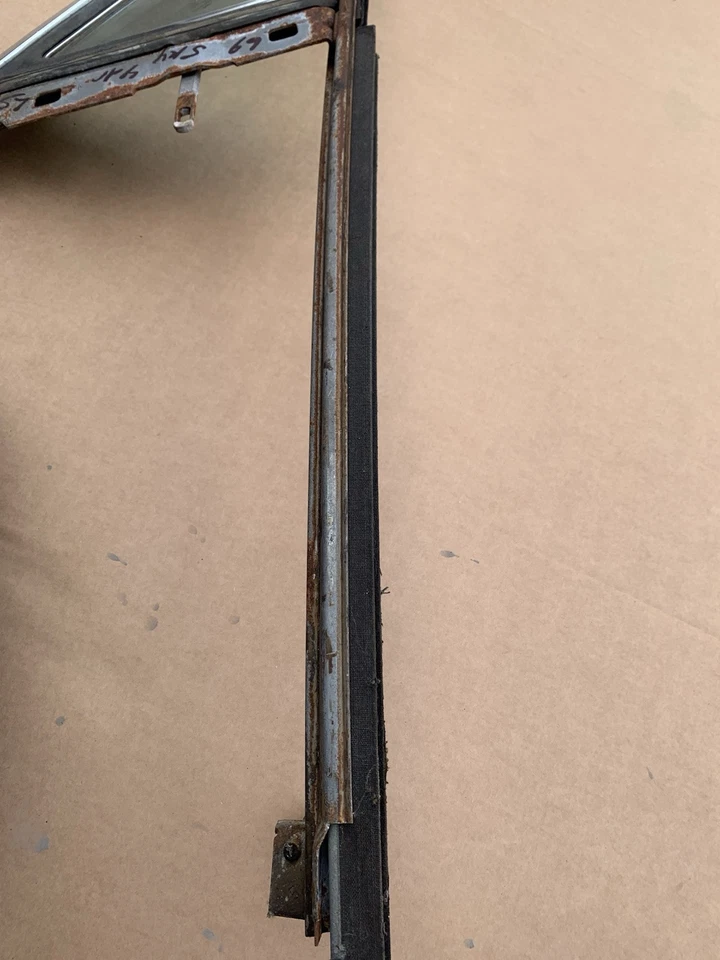 Buick Skylark 1969 69 4 puertas ventilación ventana de ala 9712469 LH parte #9712459 Foto 4 de 4