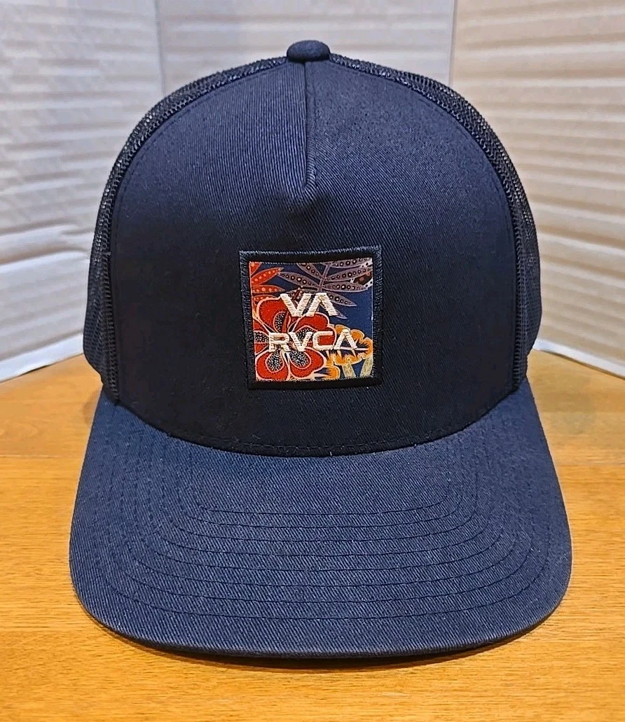 Shop RVCA Commonwealth Snapback Cap In Black/white - Fast Shipping Cappello RVCA Commonwealth