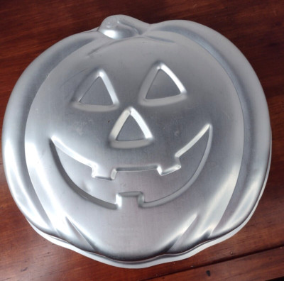 WILTON JACK O LANTERN PUMPKIN SHAPE CAKE PAN Halloween Fall 502-2928 Vintage