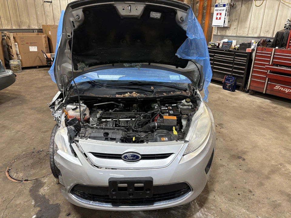 Used Rack and Pinion Assembly fits: 2013 Ford Fiesta Power Rack and Pinion elect Foto 2 de 4