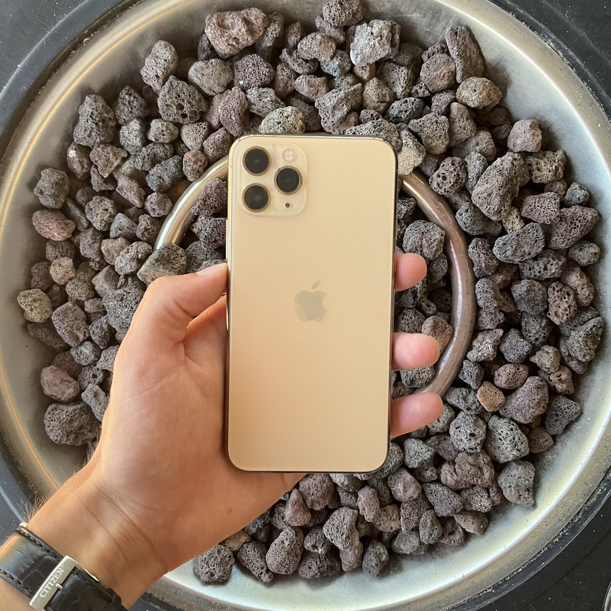 T*i様 iPhone 11 Pro 海外版 ゴールド 256GB シャッター音 Apple iPhone 11 Pro 256GB Unlocked Gold ACCEPTING OFFERS Used Good