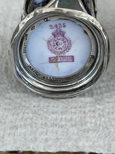 Antiguo conjunto de agitadores de sal y pimienta de porcelana plata esterlina Royal Worcester 2435 - Imagen 4 de 9