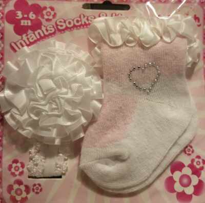 Baby Set Stirnband Socken Erstaustattung weiß Geschenkset Taufe Geburt 0-3 3-6M