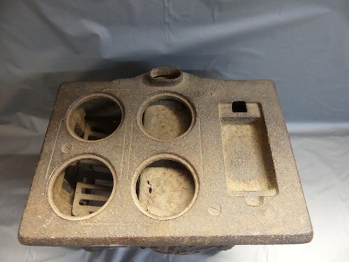 Antique QUEEN Cast Iron Cook Stove Salesman Sample - Picture 5 of 9