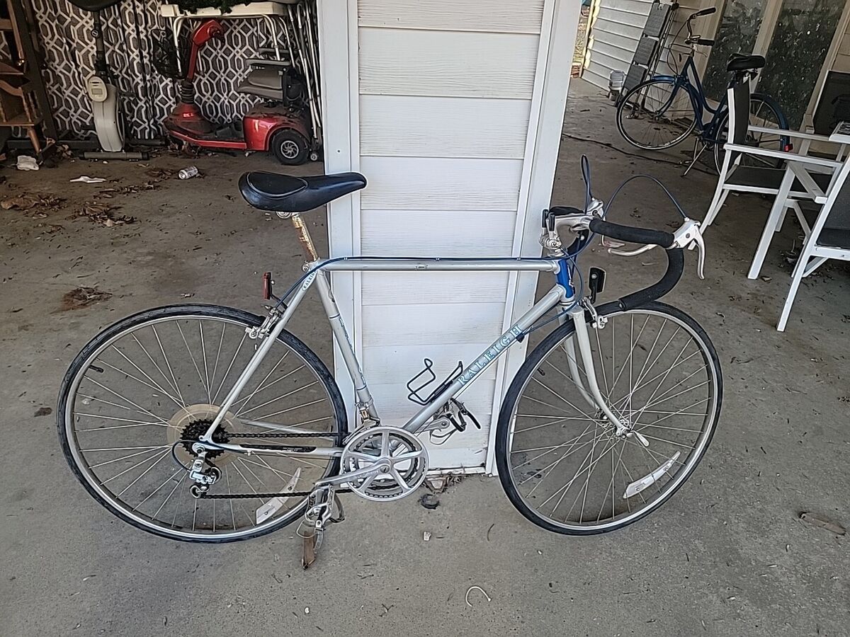Vintage Raleigh Record Road Bike, Silver, 10 speed, Large Vintage Raleigh Record Road Bike, Silver, 10 speed, Large