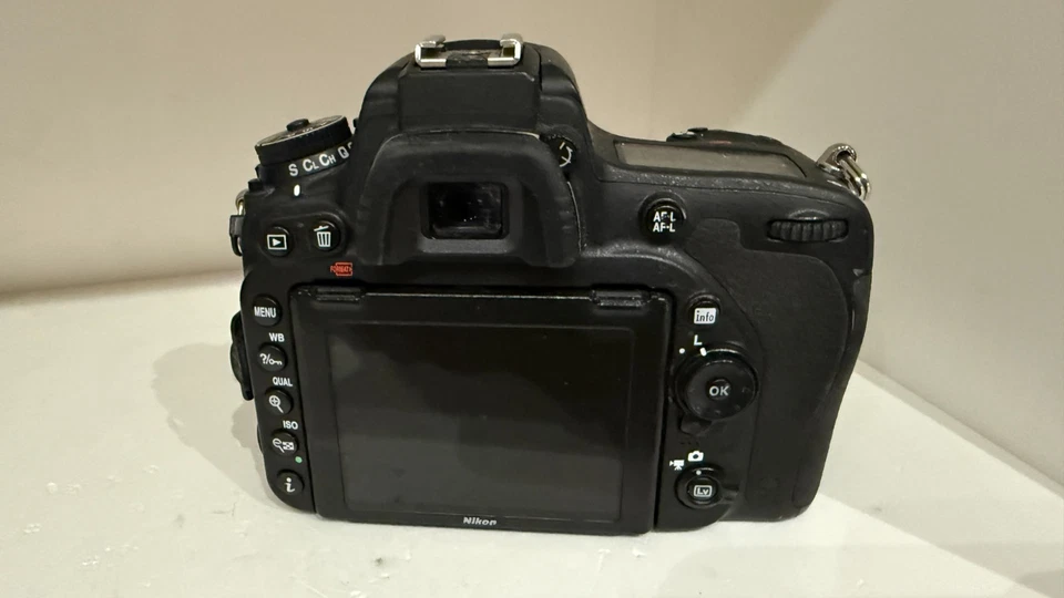 Nikon D750 12,1 MP SLR-Digitalkamera Händler - Bild 2 von 3