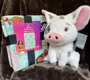 Disney Princess Moana Silky Soft Throw (46"") and Plush Pua.