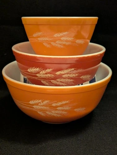 Vintage Pyrex Autumn Harvest Wheat Nesting Mixing Bowls Set of 3 #401 402 403EUC