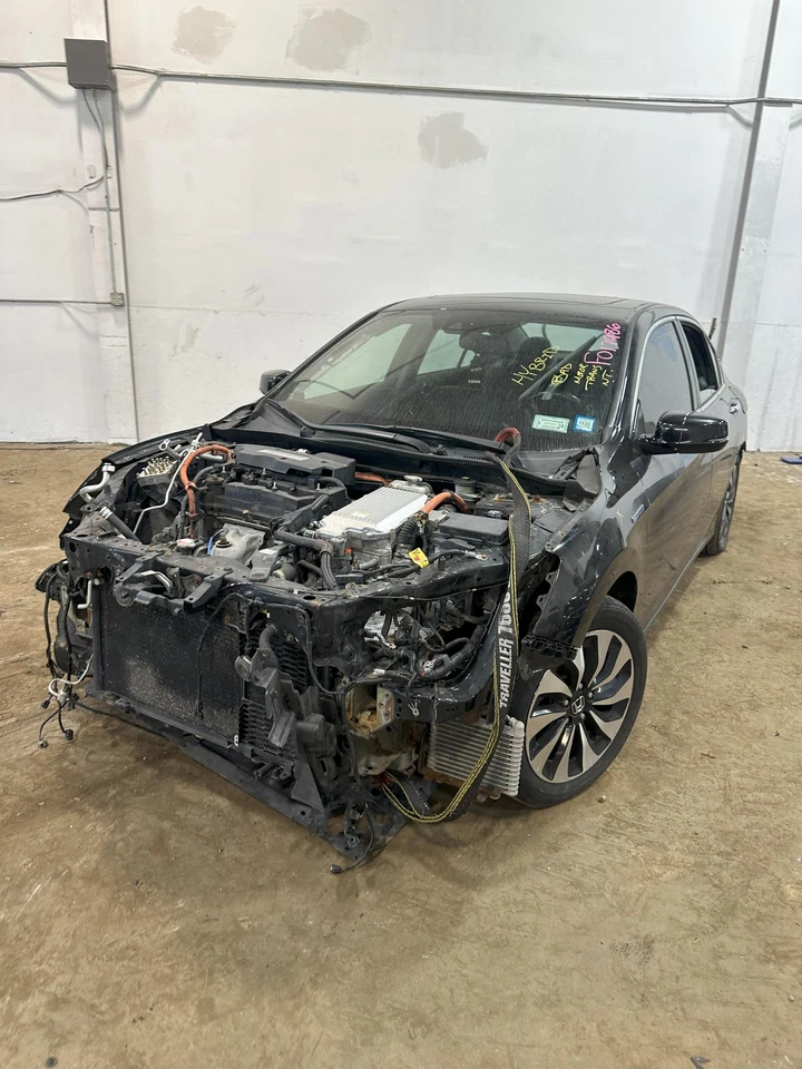 Used Rear Left Door Vent Glass Rear fits: 2014 Honda Accord Sdn 2.0L hybrid US b - Image 4 of 4