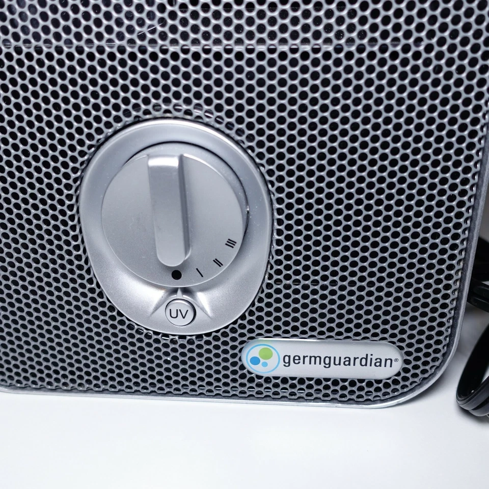 GermGuardian AC4100 4 en 1 purificador de aire filtro HEPA verdadero desinfectante de luz UV-C Foto 2 de 4