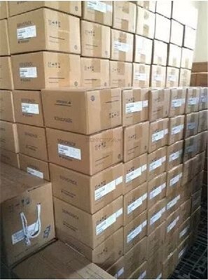 Yaskawa 1Pc New SGM7J-01A7C6S+SGD7S-R90A10A002 kt