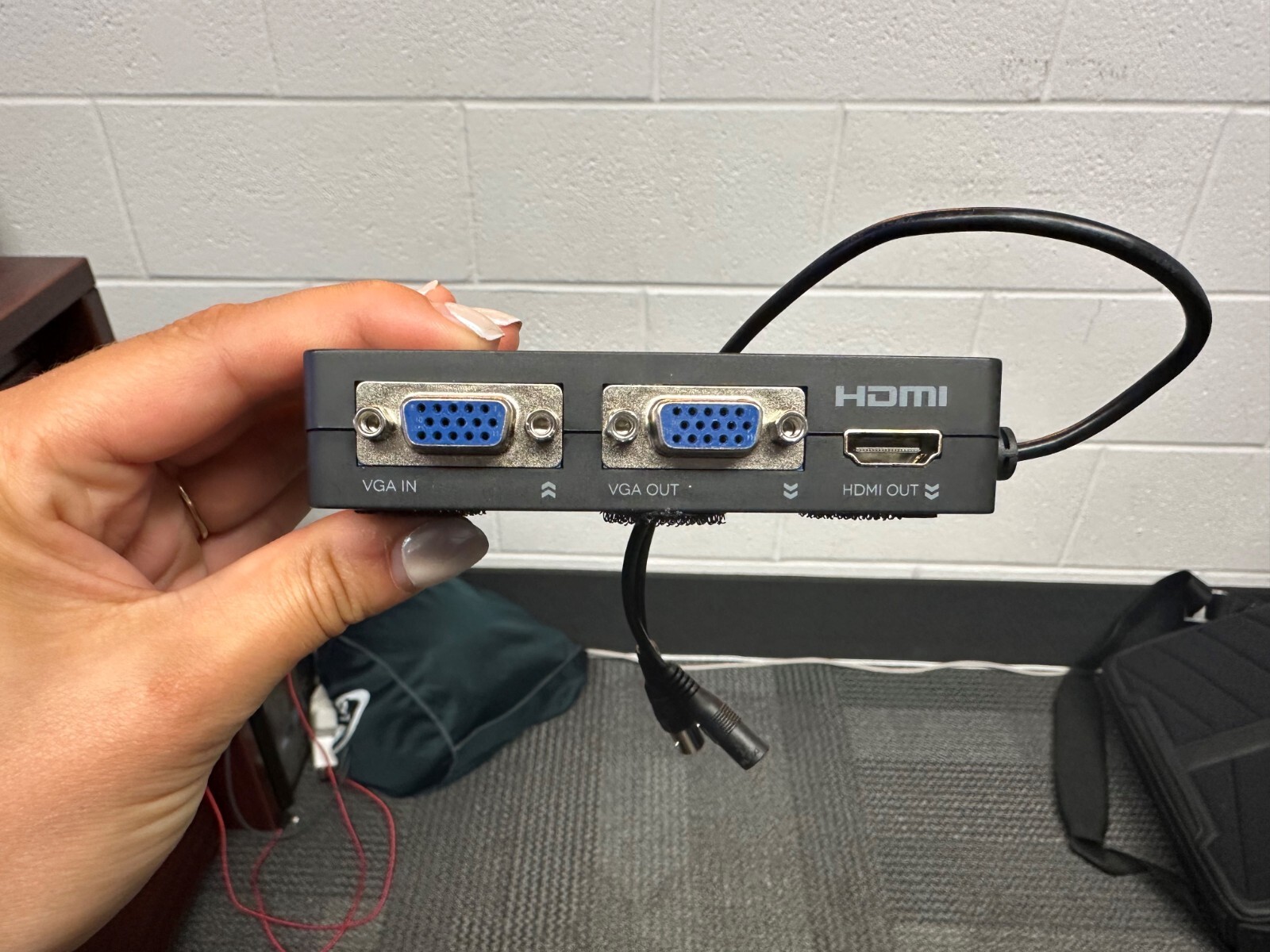 Sewell Direct Luna BNC to VGA + HDMI Converter Luna BNC to VGA+HDMI