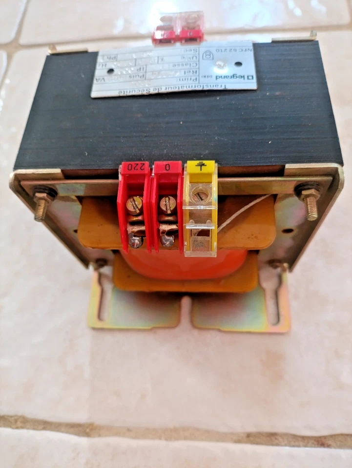 Transformateur monophasé legrand 400VA prim. 230V sec. 24V - Photo 3/3