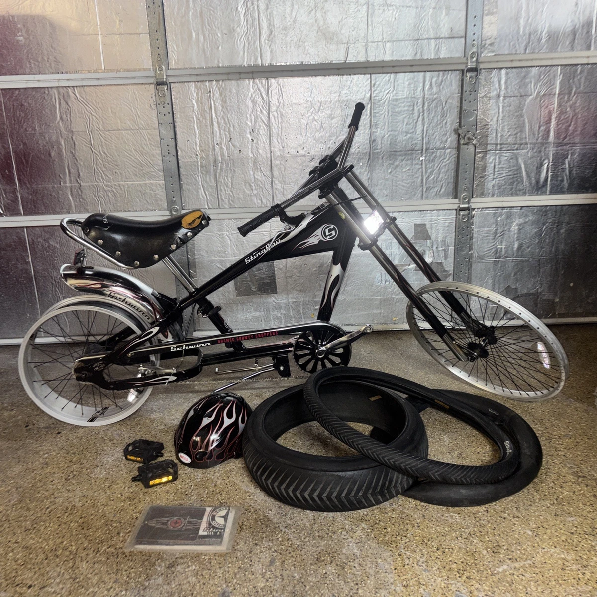 Vintage Schwinn Stingray Bike In Collectible Complete Bikes for