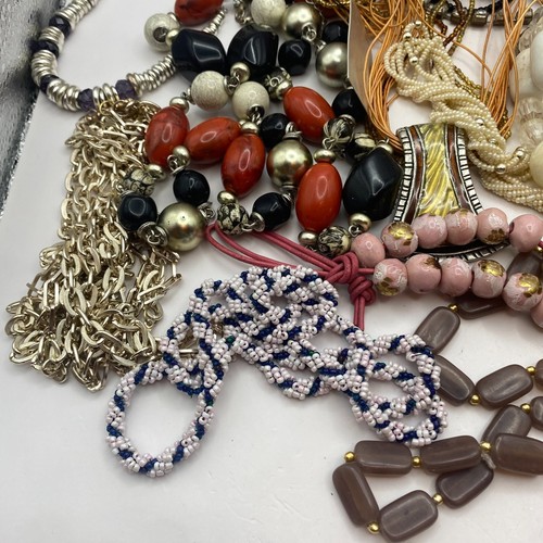 1KG Mixed Bundle Of Vintage / Modern Costume Jewellery Necklaces Job Lot Resale - Picture 9 of 11