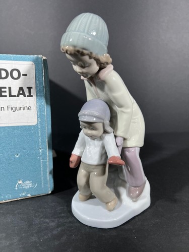 Vintage Retired Lladro "You Can Do It!" # 8324 with Box - Picture 6 of 14