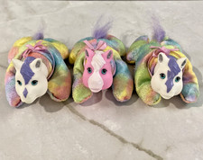 Poni Sorpresa Bebé Unicornio Potro Caballo Peluche Animal Tie Dye Juguete de Juego 4"