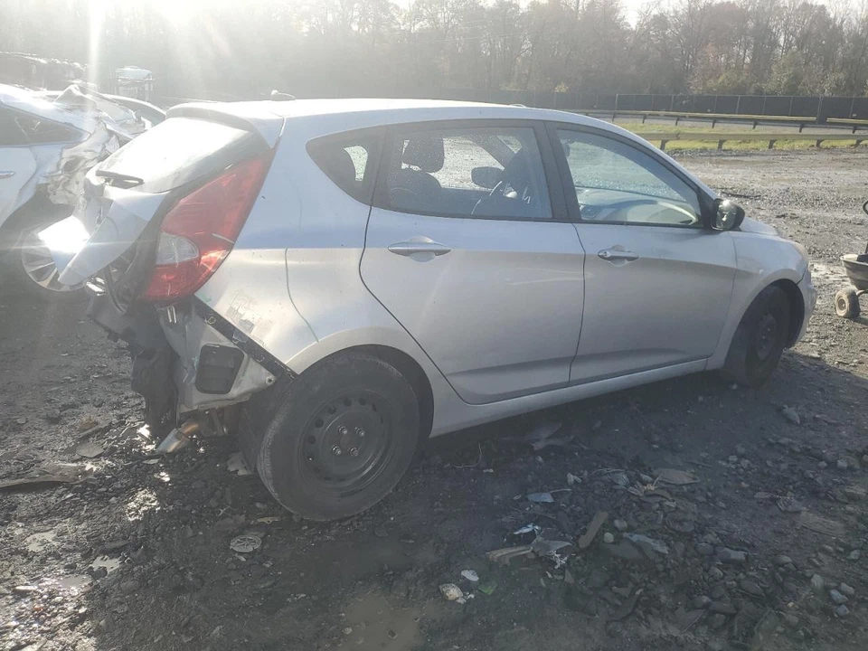 Used Air Cleaner Assembly fits: 2015 Hyundai Accent 1.6 Grade A - Image 4 of 4