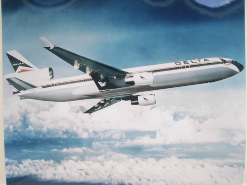 DELTA AIR LINES - MD 11 IN THE CLOUDS - COLOR PHOTO 8 X 10 - - Picture 2 of 3