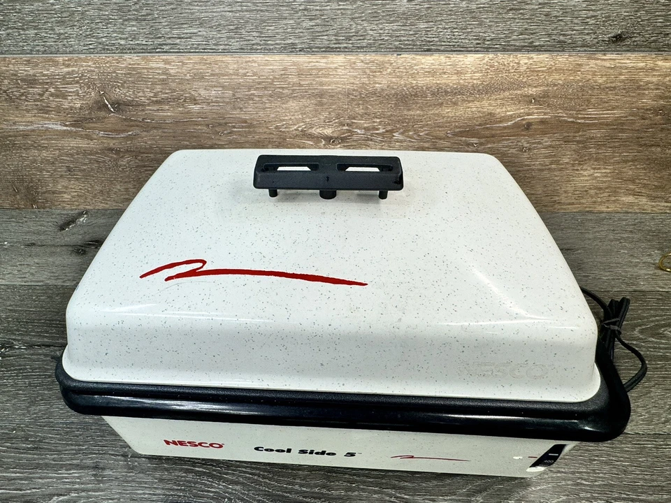 Horno tostador buffet eléctrico antiadherente Nesco vintage lado fresco de 5 cuartos con tapa Foto 3 de 4