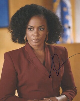 AUNJANUE ELLIS-TAYLOR SIGNED PHOTO (1)