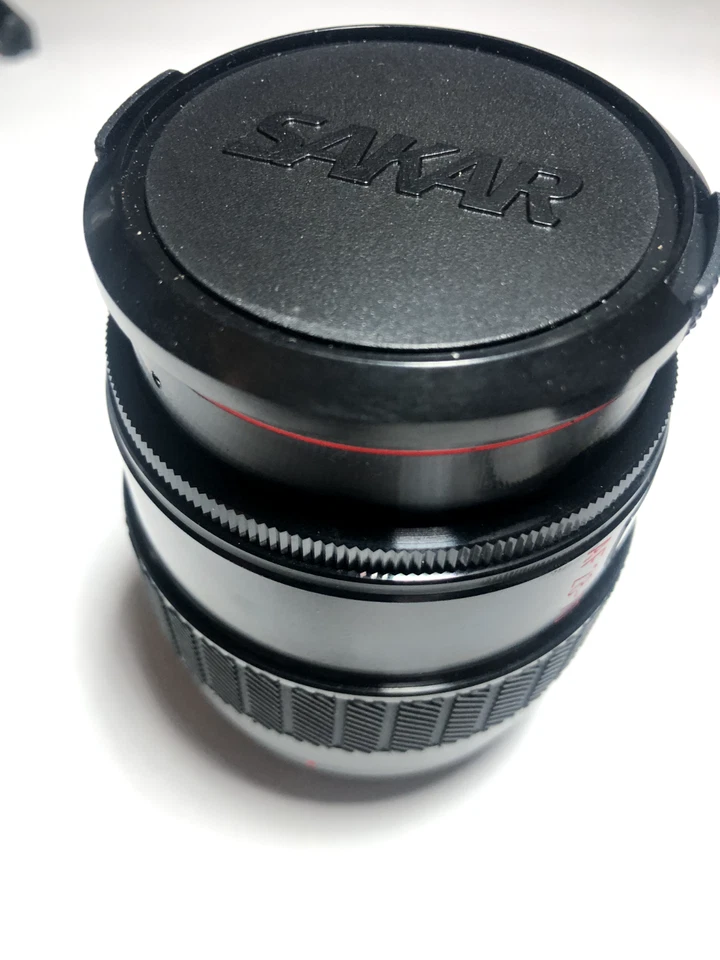 Auto Focus Zoom Lens F3.5-4.5 SAKAR 28mm - 70mm Compact - Image 4 of 4