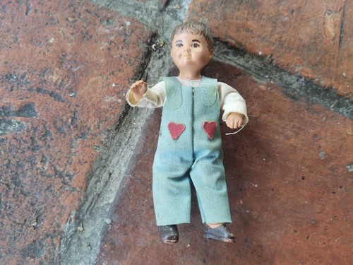 Vintage Dollhouse Poupée Miniature Famille Père Mère Fille Fils Caco? - Photo 3/8