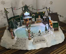 LEMAX Carole Towne Pine Ridge Ice Rink Animated Holiday Village Lights & Sound!!