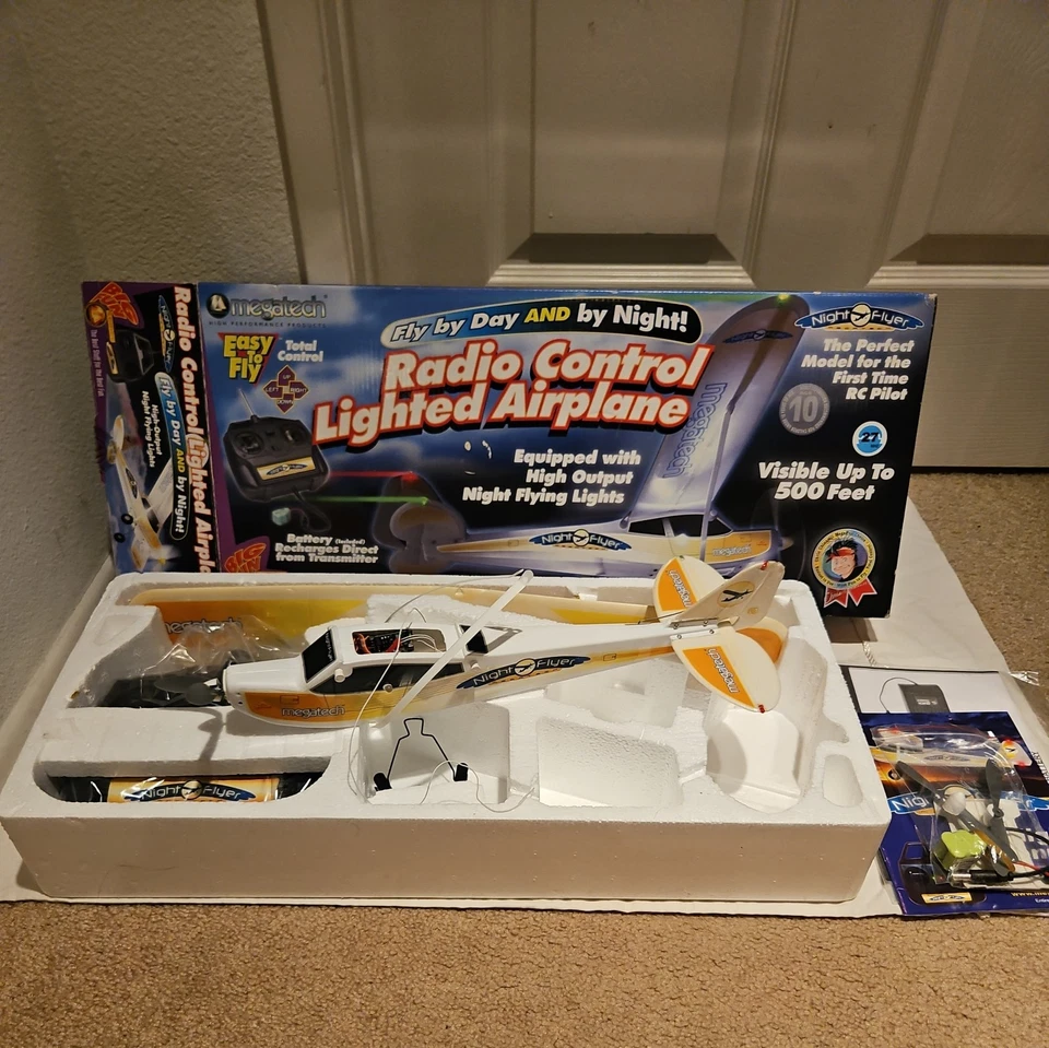 MEGATECH Radio Control Lighted Airplane MTC9970 NIGHT FLYER W/ LIGHTS - Image 4 of 4