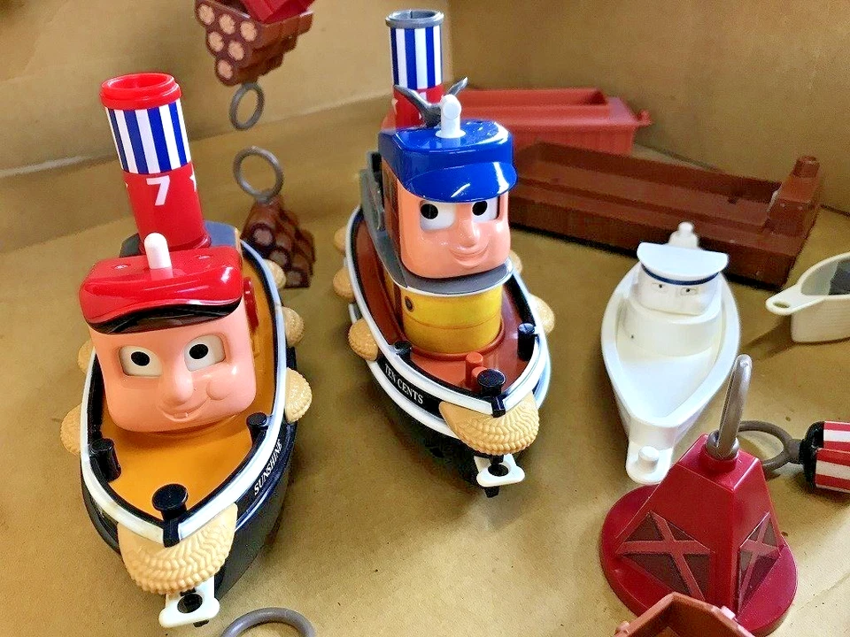 Remolcadores escala Wakuwaku Amigos de un barco agradable puerto grande con figura TAKARA en caja Foto 2 de 4