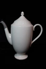 WEDGWOOD SIGNET PLATINUM BONE CHINA PLATINUM TRIM FOOTED COFFEE POT MINT