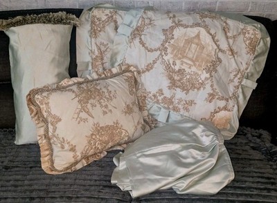 Vintage Bedding  BÉraemore Garden Toile Pillows Covers Lot Tassel Aqua Tea Stain