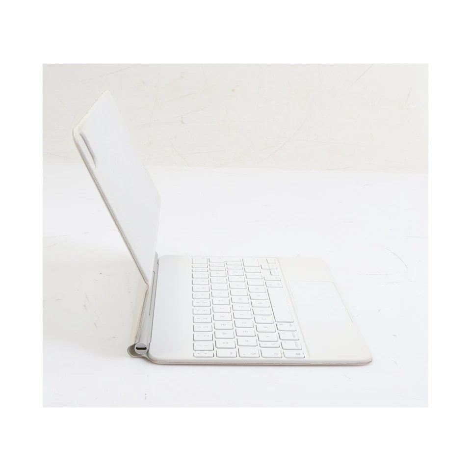 Apple Mag Keyboard 11 iPad Pro 3 WS DE + Difettoso (275487) - Immagine 3 di 4